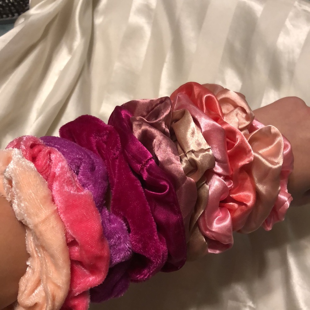 11pc Pink Scrunchie - Picture 2 of 2